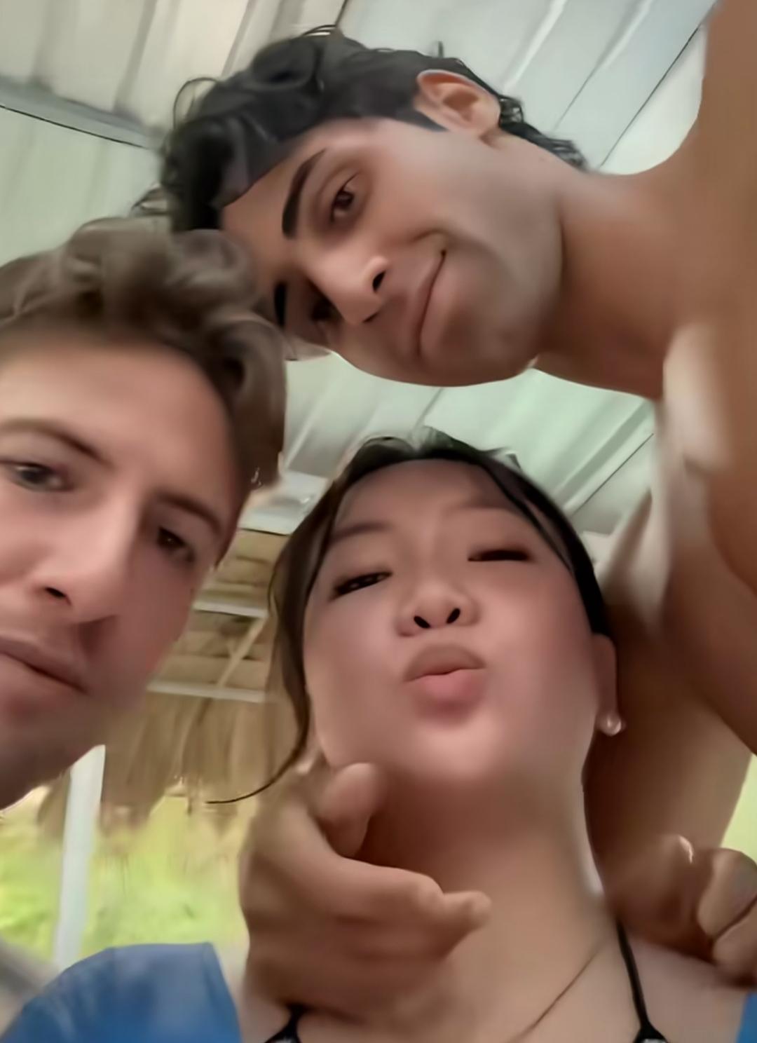 在澳洲打工的这名重庆女子，被两名意大利男子一起吻了面颊！她全程表现出惊喜和难以