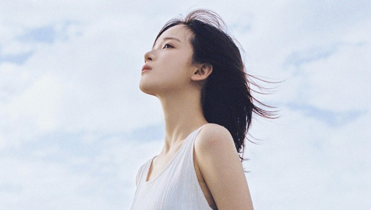 一个男人真正动情的6个表现：1、看你的目光温柔，总是对你笑，满心满眼都是喜欢。