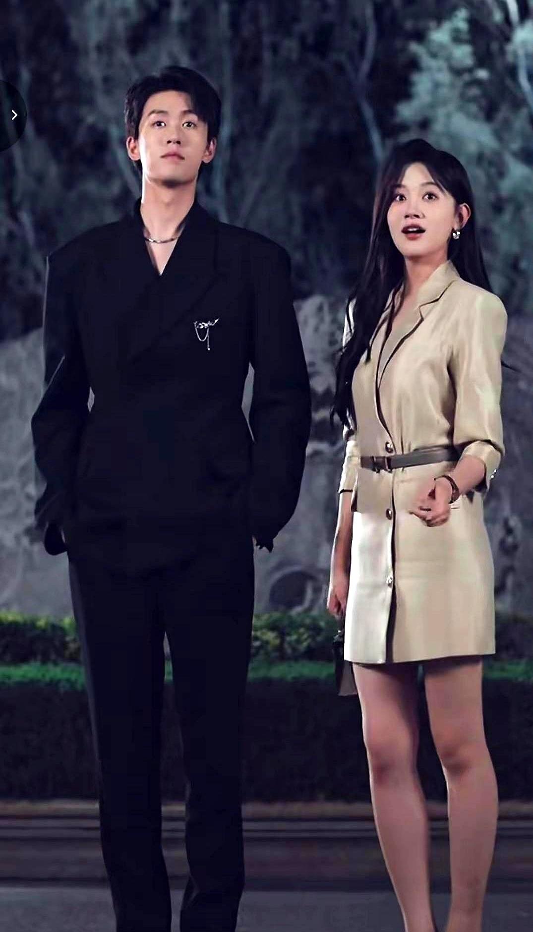 一米九二的刘宇航终于能在短剧里挺直腰杆了！以前拍戏总要低头迁就搭档，表演