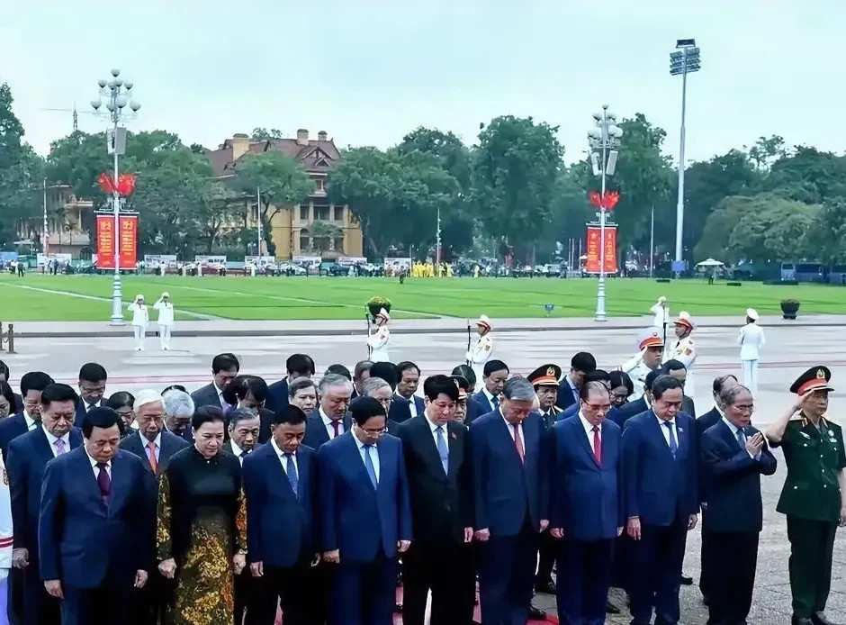 越南缅怀伟人地位真高影响力大惊天大新闻！越南大佬们集体出