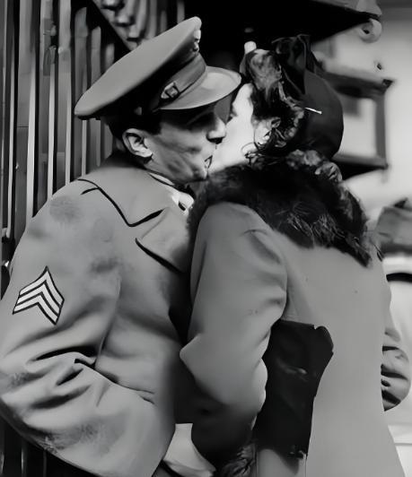 1944年，德国721细菌研究所，一位女管理员哀求负责人亨内博士吻别，博士不假思