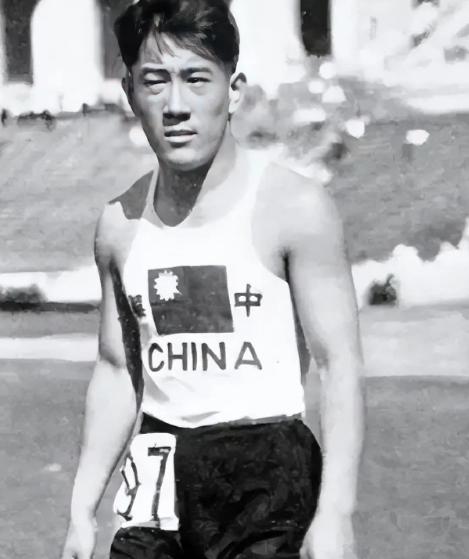 1932年，张学良赞助给刘长春8000大洋，让他去参加洛杉矶奥运会，坐了21天的