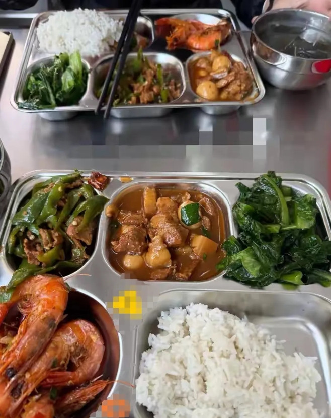 15元一份的饭堂盒饭，味道还不错！