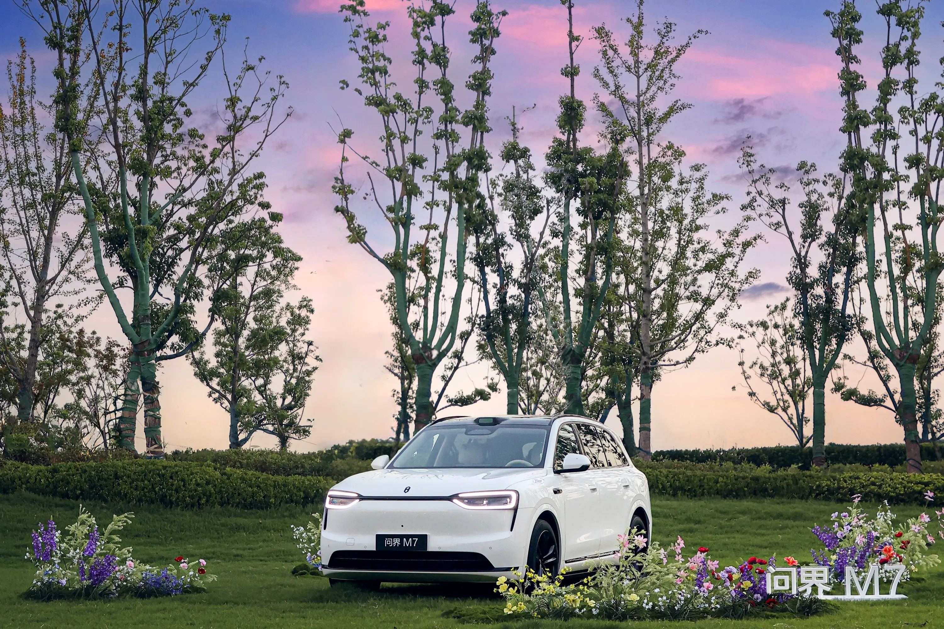 开问界M7的驾驶感受很均衡😐华为ADS4.0用着顺手，不管是城区跟车还是高速