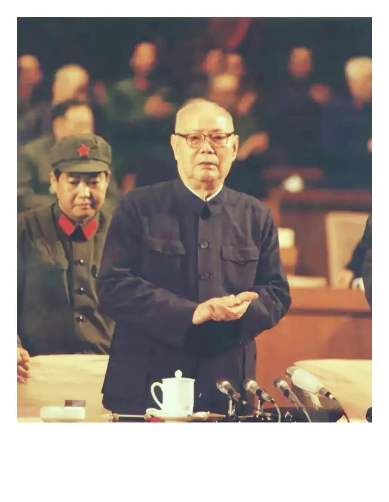 叶剑英元帅，在中共军队总共服役、服务多少年？1930年7月进入中央军委，再也