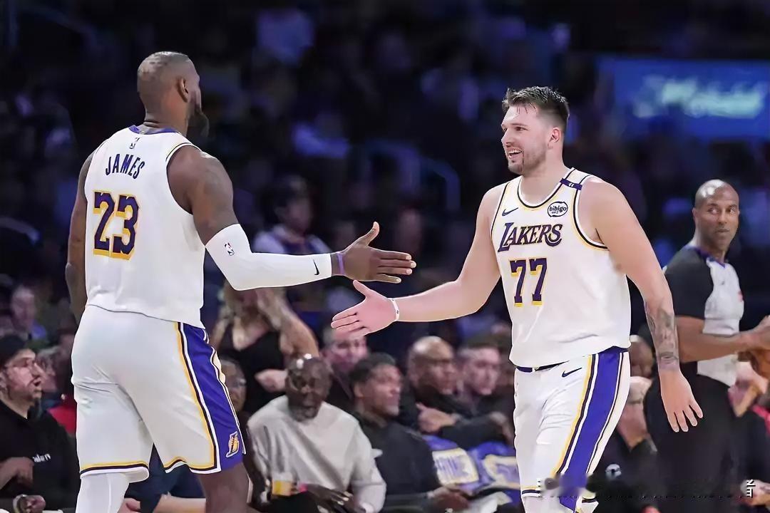 无缘NBA杯！湖人119-132惨败马刺，一战打出了3个无可争议的事实！1.