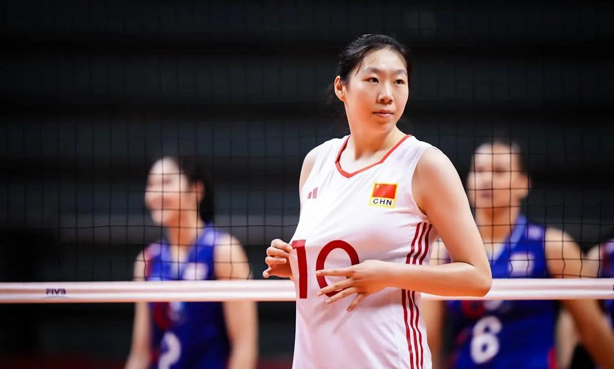 国家队呼唤朱航霆中国女排真是人才辈出，冒出来一个16岁的好二传张籽萱，又冒出来