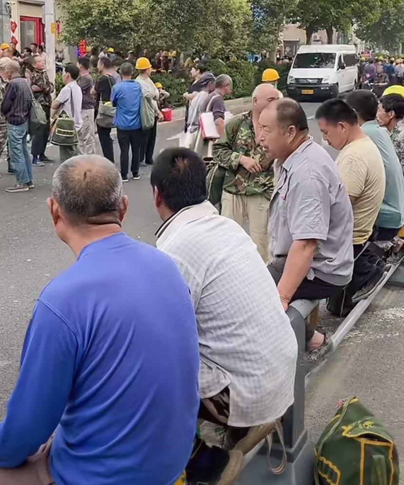 山东济南张庄劳务市场用工价格今天是6月21日，天还没大亮，济南劳务市场已经热闹
