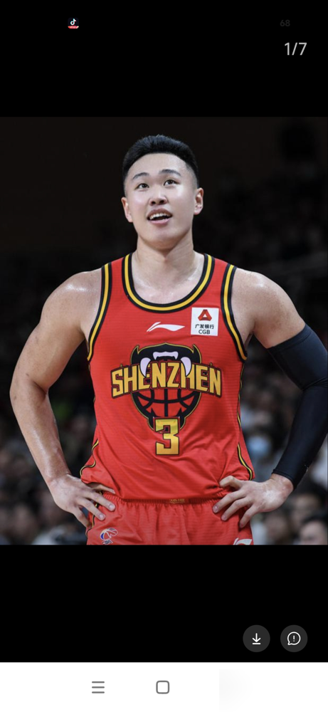 贺希宁官宣腰伤退亚运，根本不是伤的事。乔尔杰维奇的选人标准明摆着，就要适配欧洲体系的锋线，防守够硬，