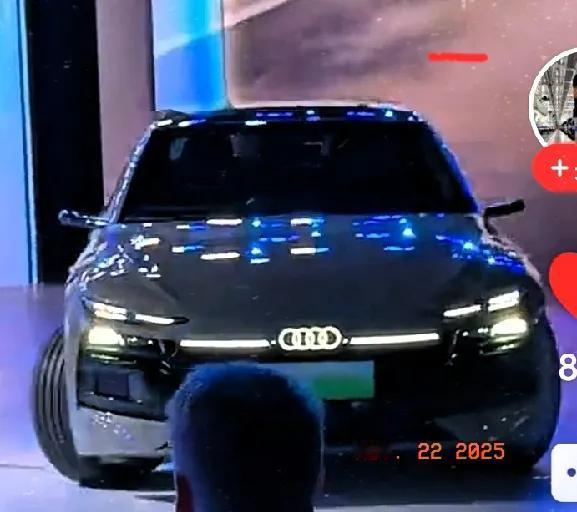 2025广州车展：奥迪A6L一亮相就被围了！现场人挤人太热闹家人们谁懂啊！