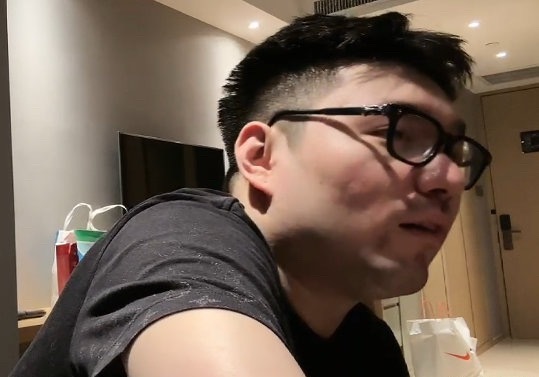 乌总：Dota1的时候我脾气确实不太好，但是岁月是把杀猪刀，没脾气了。别被水友喷
