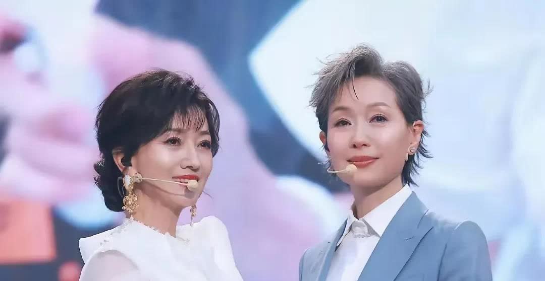 刘晓庆这两天怕是睡不安稳。她大概没料到，刚结束的话剧巡演庆功宴上，突然传