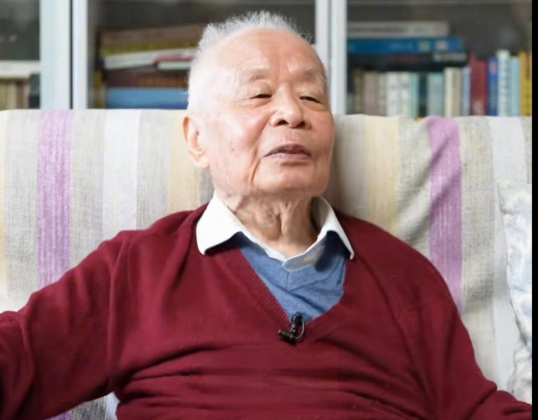 何祚庥老院士谈《红楼梦》。《红楼梦》里面贾家的结局如何，何老院士有自己的看法。4