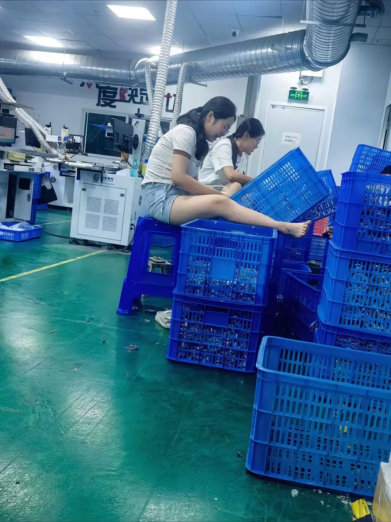 早知道，寒窗苦读十余载出来是干这个，也不至于搞得近视眼了。