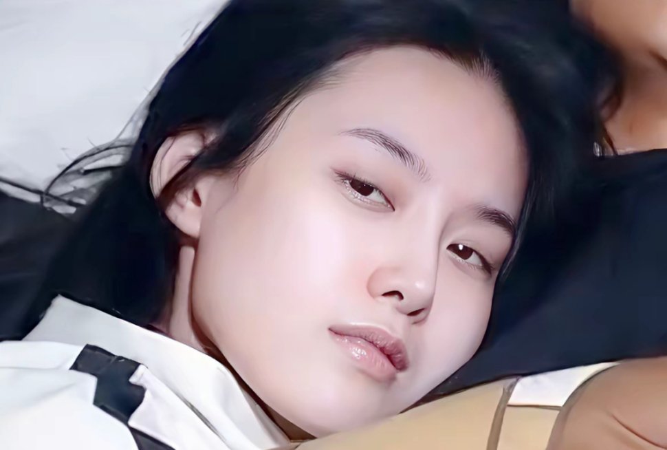 徐艺洋这个角度素颜都美的好轻松！看看黄子韬笑死我了，韬哥这角度像工地搬砖的。。。