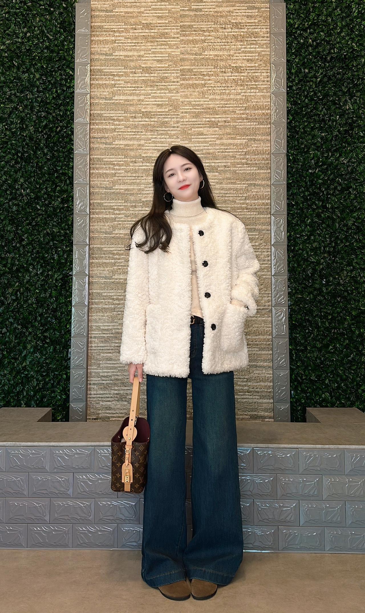 爱自己修行自己托举自己取悦自己不为难自己不强求自己爱自己这件事一定要拿满分。冬季