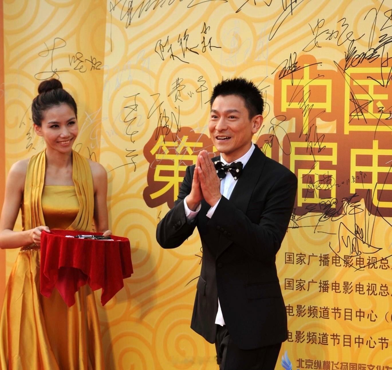刘德华搭乘花絮去幕后酷酷萌萌的“小刺猬”寸头[墨镜]——2011年，刘德