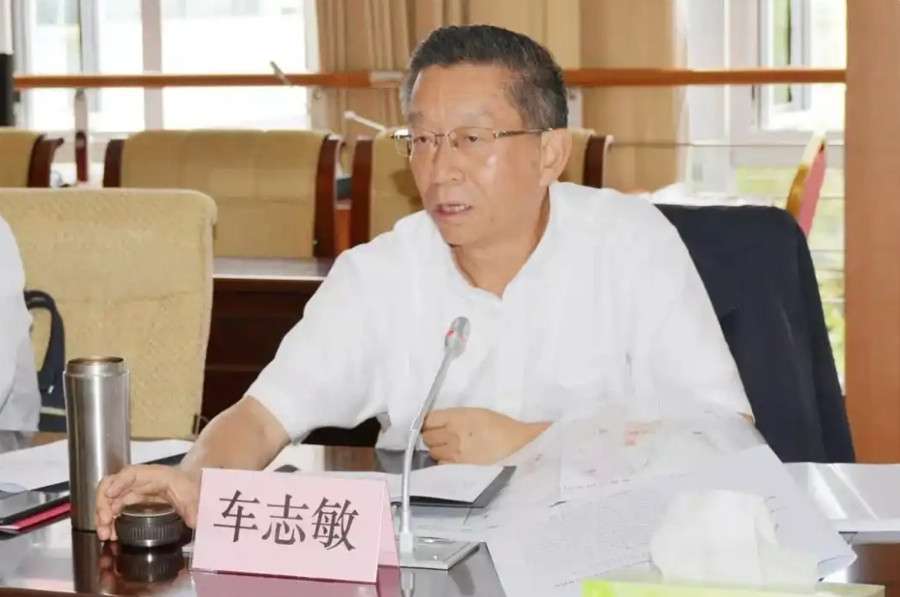 五一假期, 云南2名干部落马, 其中一人已退休9年