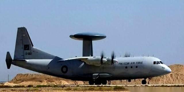 那款叫ZDK-03的预警机，全球就卖出去4架，买主全是巴基斯坦。结果扭头一看，我