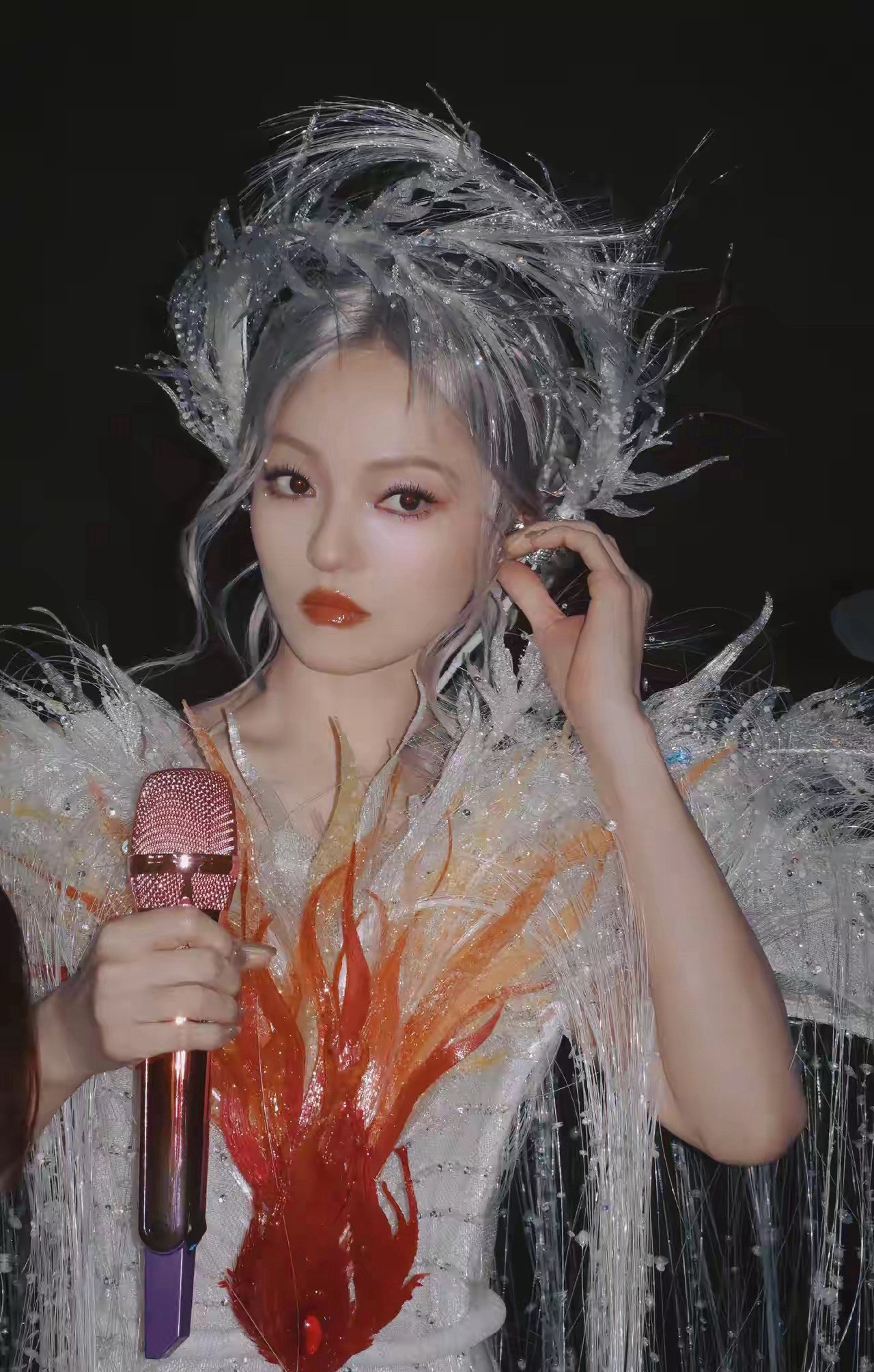 范玮琪这个人，有点儿玄学张韶涵至今孤身一人，她朋友遍地都是，这次参加浪姐，一堆朋