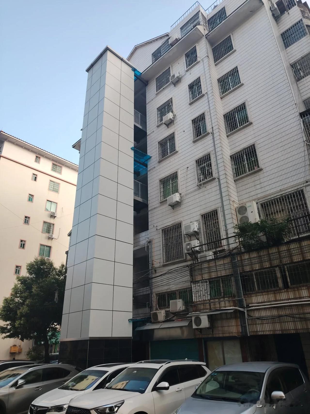 现在还有哪个城市的房价是在上涨的呢？同事19年年尾买的二手房，当时一平方是80