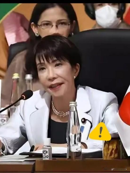 能看懂这一手的才是高人，成功摸到了大国博弈的门道。别总盯着那点热闹看，其实真