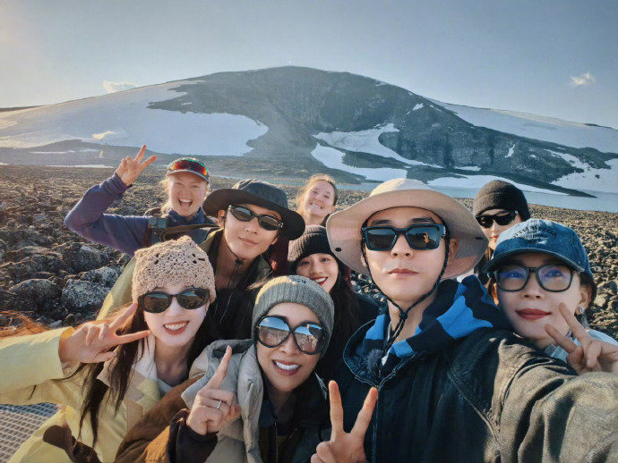 李沁尽兴一场人生且自由李沁在花少里的表现太圈好感了！“尽兴且自由”的态度很通