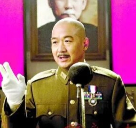 2009年，周星驰得知韩三平筹拍电影《建国大业》，于是，周星驰给韩三平打电话：“