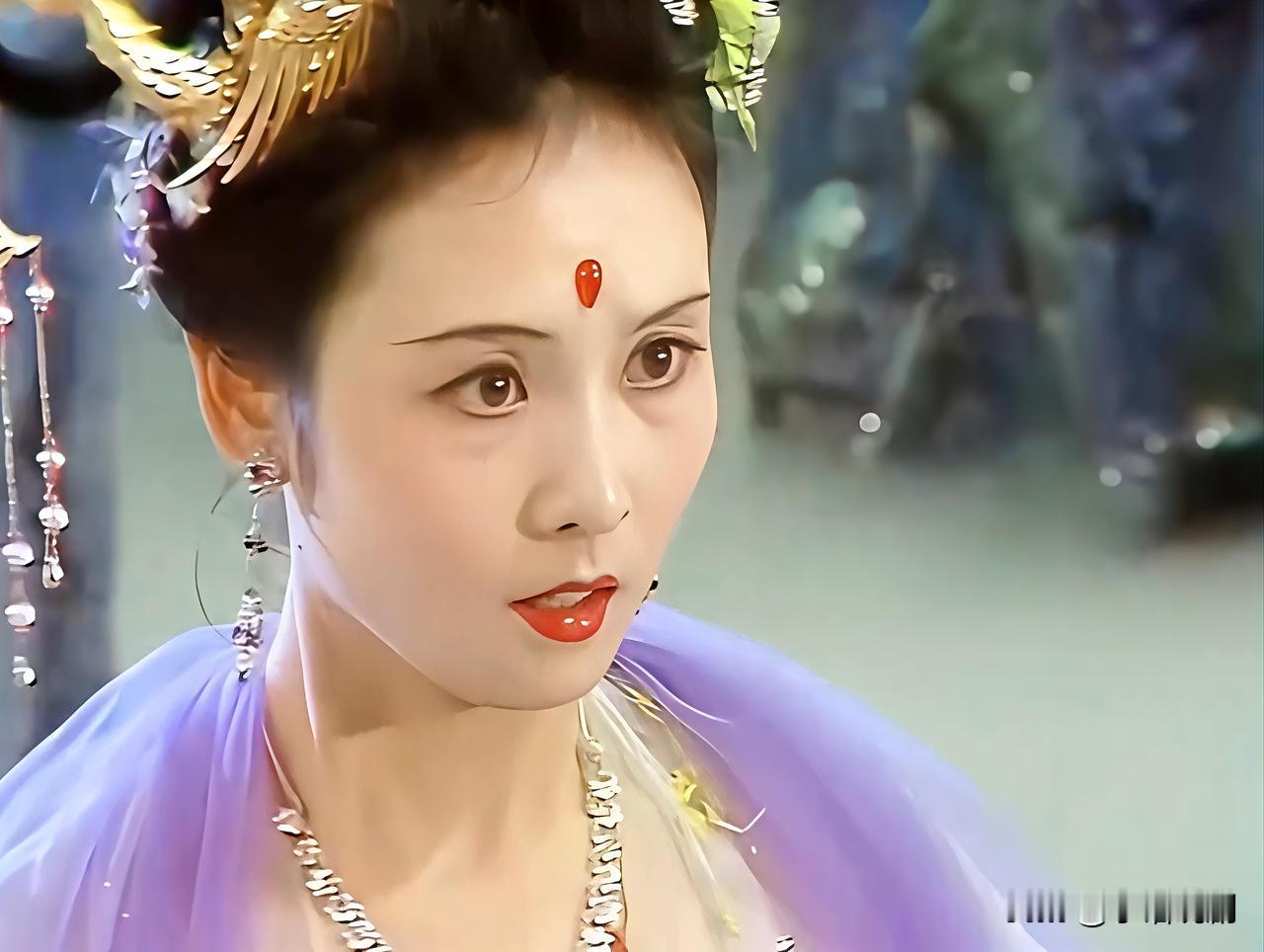 嫦娥仙子，又名姮娥，素娥，是神话传说中的月神，居住在广寒宫中，为上古天神帝喾和常