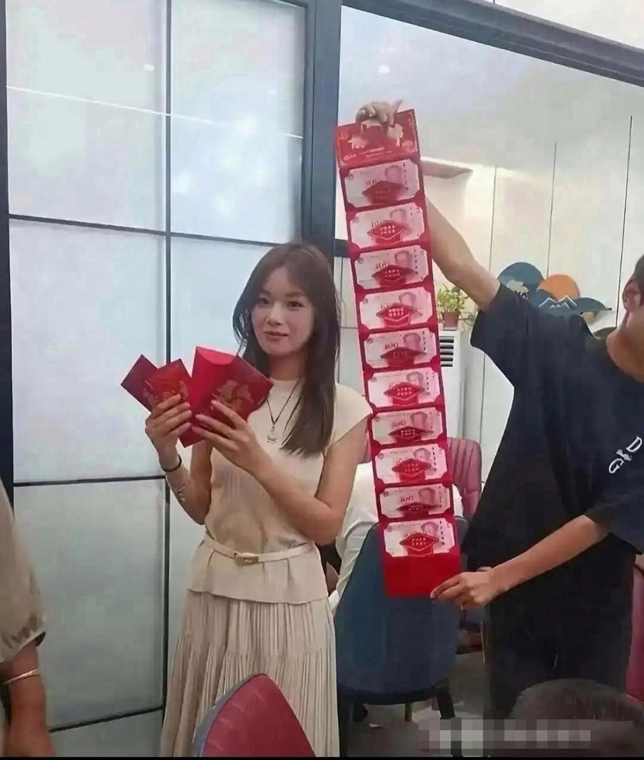 果然自己不尴尬，尴尬的就是别人