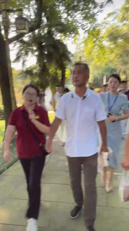 沈巍老师在和县参观了陋室铭和霸王祠，前半程基本都没有让大家开播，最后沈老师一声令
