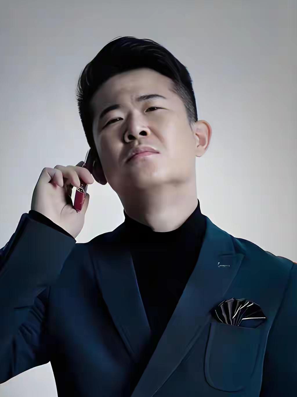 网红“房岩小哥”客串《功夫女足》周星驰新作《功夫女足》热映，