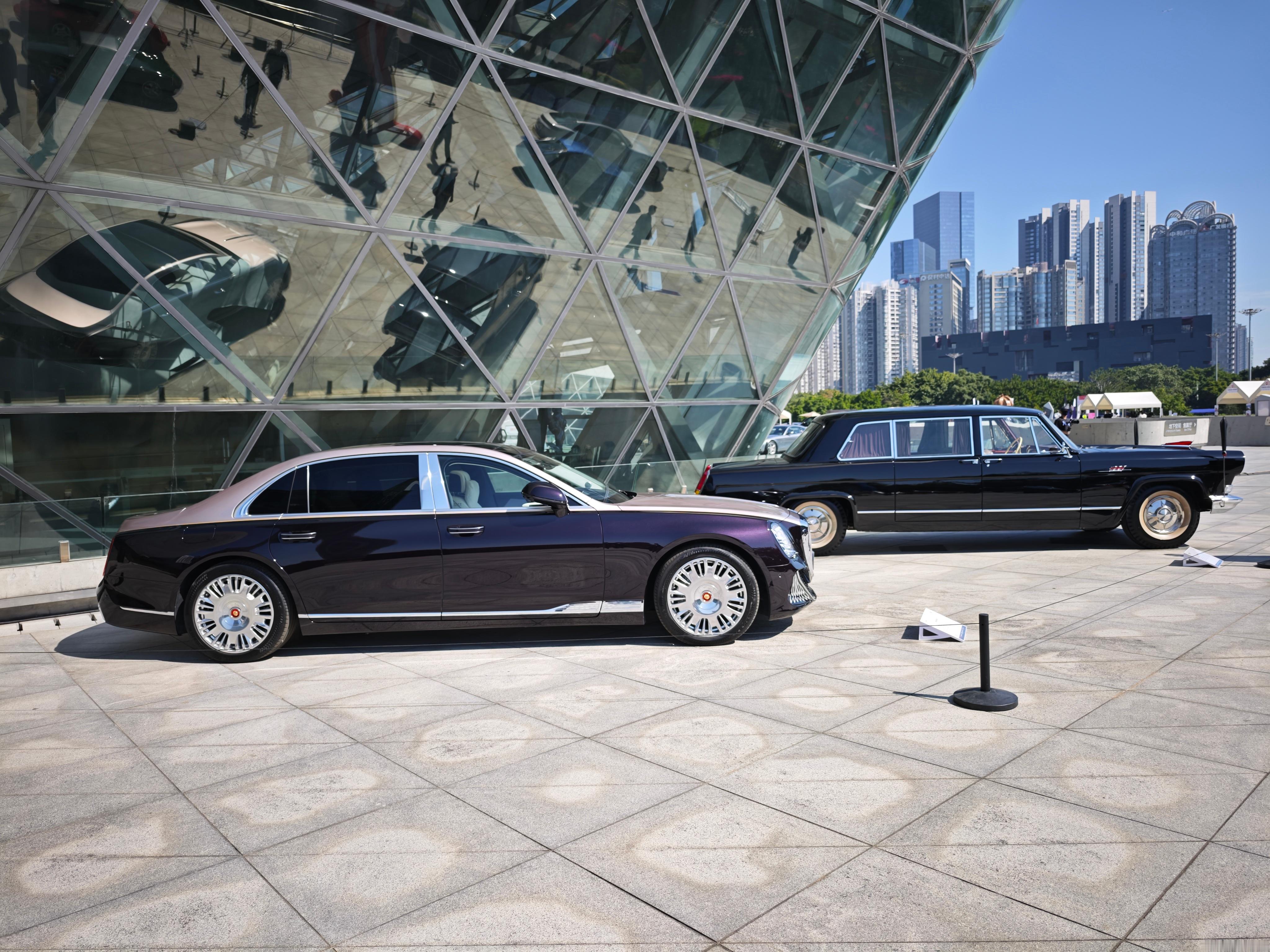 说句暴论，第一次见到国雅给我的感觉，好似多年前第一次看到迈巴赫57的感觉。不是说