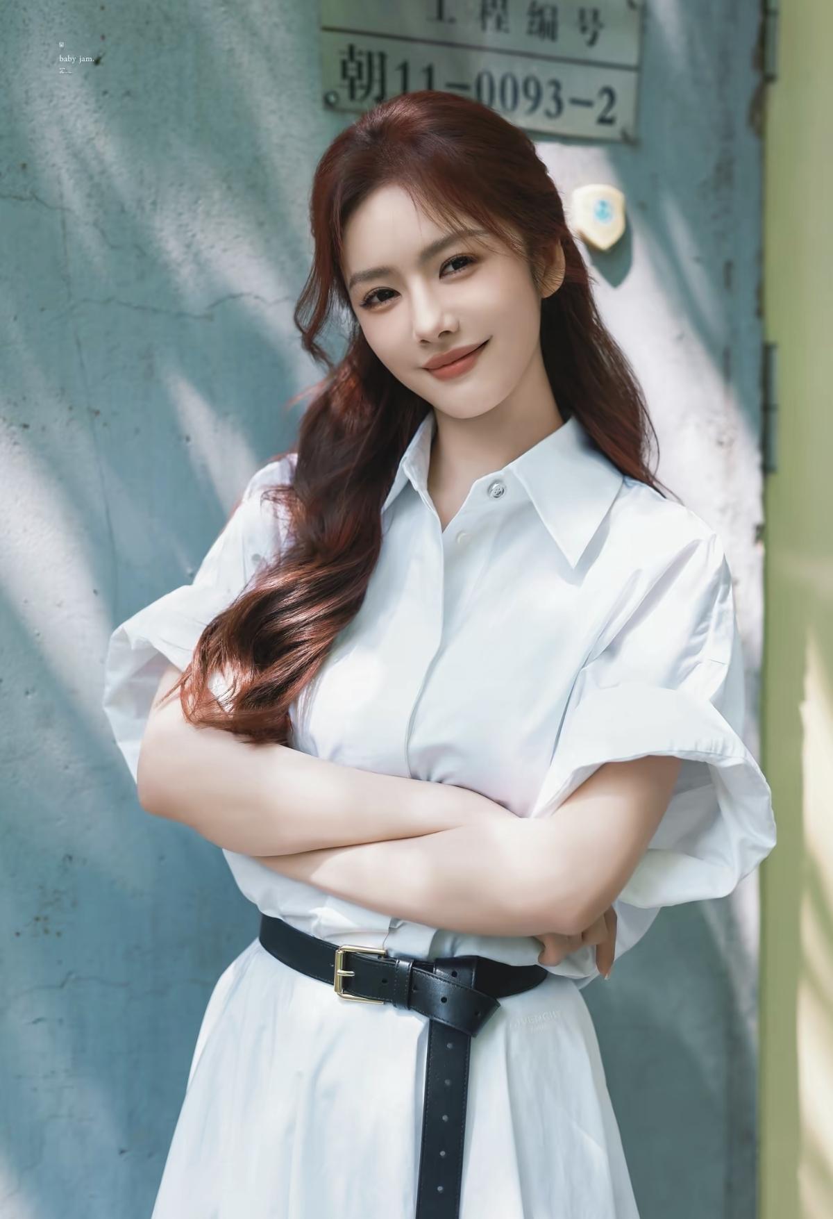  蔡文静的白衬衫，写满了松弛与优雅[比心]2自带清冷故事感蔡文静这组，温