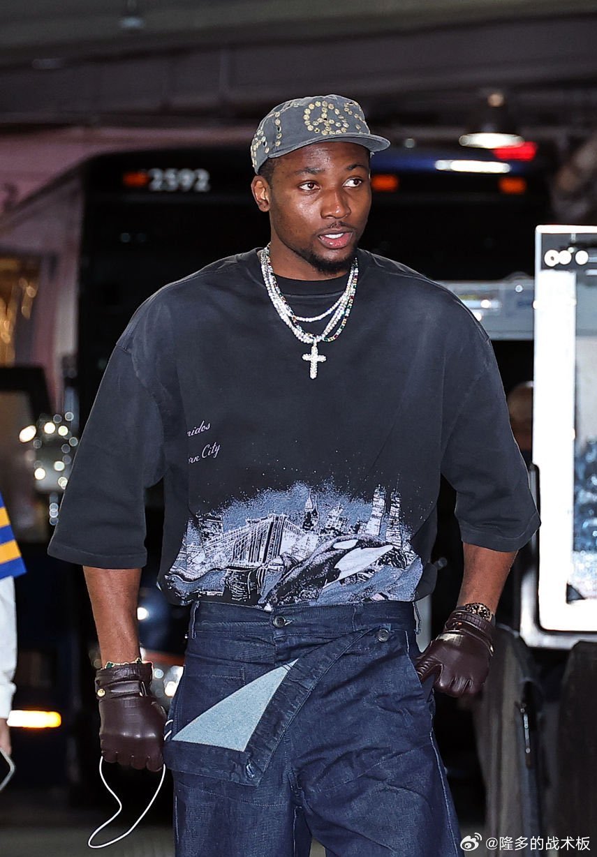 Shams：这份合同的细节让库明加向身边人表示自己是被迫签约，这也进一步恶化了他