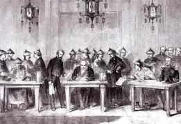 美国反华派认为，中国现政府跟清政府差不多，专制腐败，中国的所谓辉煌都是吹出来，中