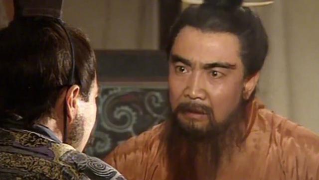 曹操和袁绍对比，实力究竟如何？说起东汉末年的群雄，曹操和袁绍绝对是绕不开的两个