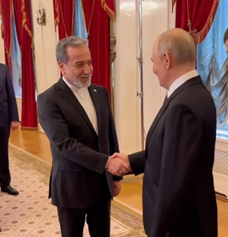 普京会见伊朗外长代表团，3个细节:1、在圣彼得堡，不是莫斯科，普京特意赶过去，