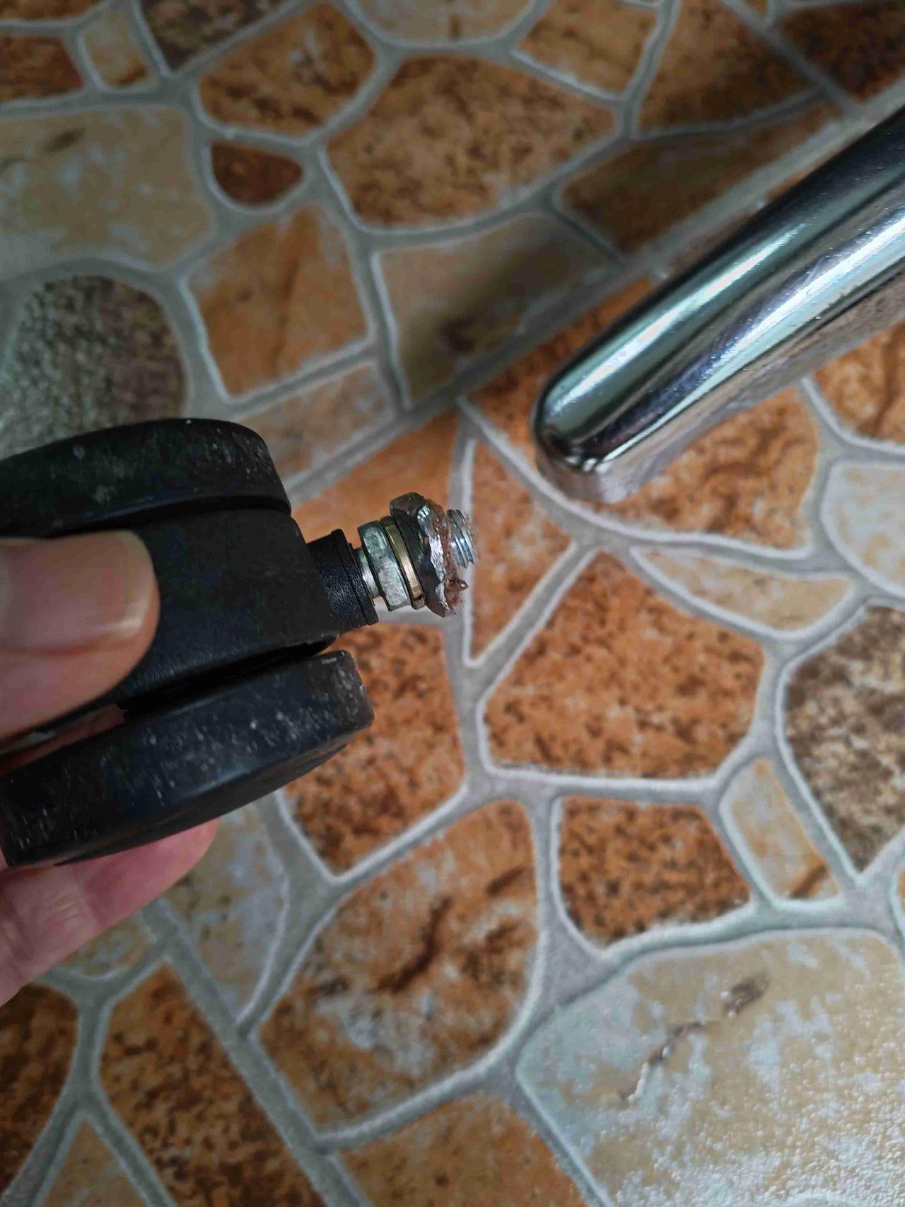 物是人非事事休，欲语泪先流。李清照的句子，隔了千年，依然锋利如初，轻易剖开岁月静