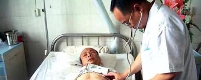 2006年，广西一女子给丈夫上坟的时候，竟然听到坟里传出丈夫的呼喊声，女人壮着胆