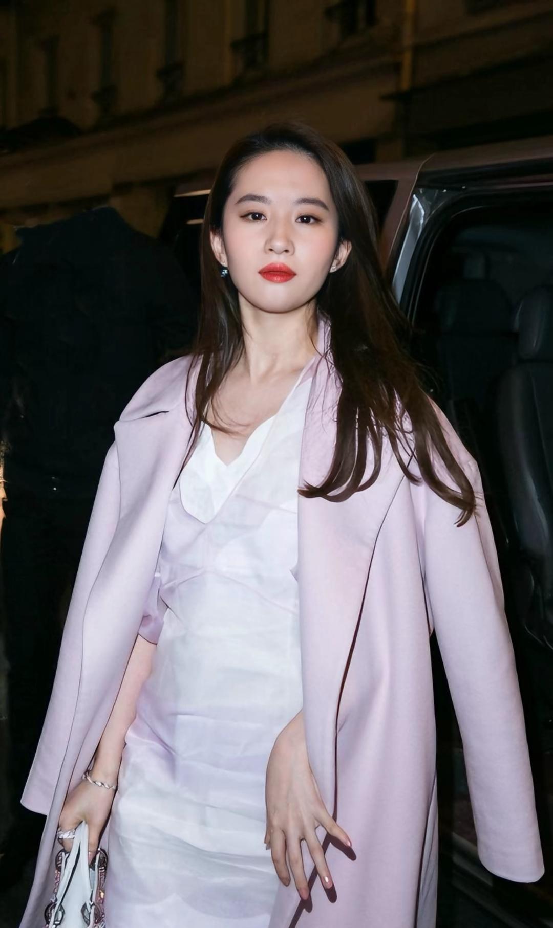 刘亦菲是你心中的女神吗神仙姐姐刘亦菲就是我心中最美的女神