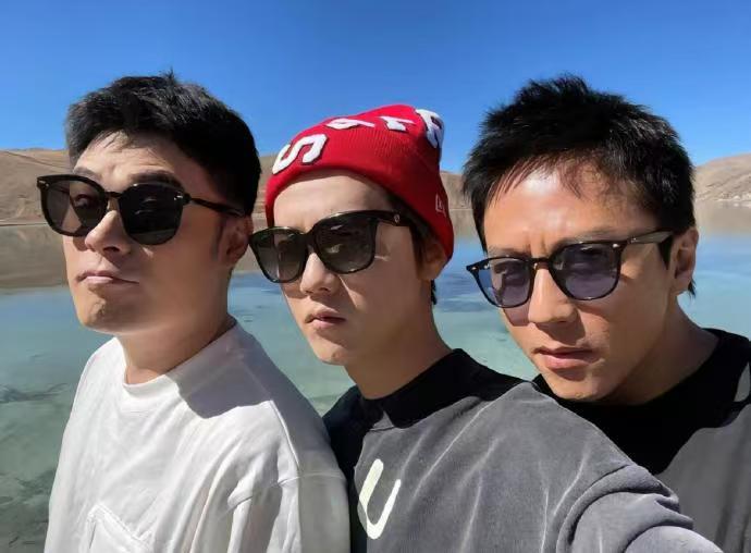 TFBOYS这么大了邓超陈赫鹿晗一家三口哈哈哈哈哈大家调侃三人同框不是TFBO