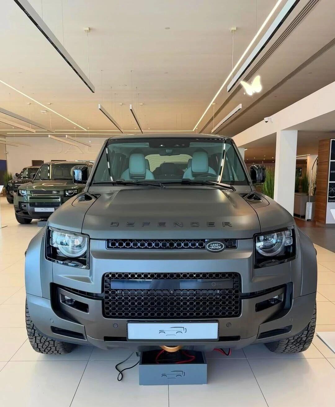 硬派王者上新！路虎卫士Octa气场杀疯了当经典方正轮廓遇上狠活配置，路虎卫士Oc