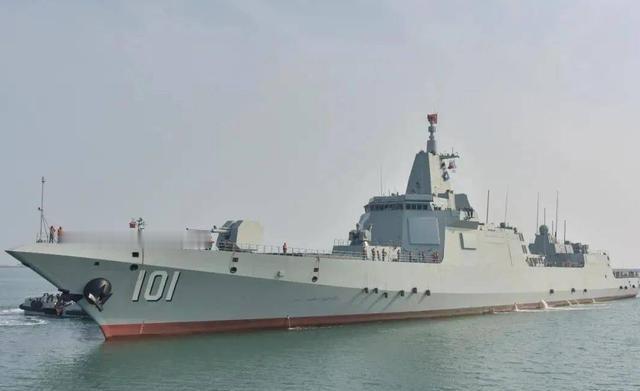 为什么美国人那么怕055大驱呢？这么说吧，一旦055上战场，美国11艘航母就得变