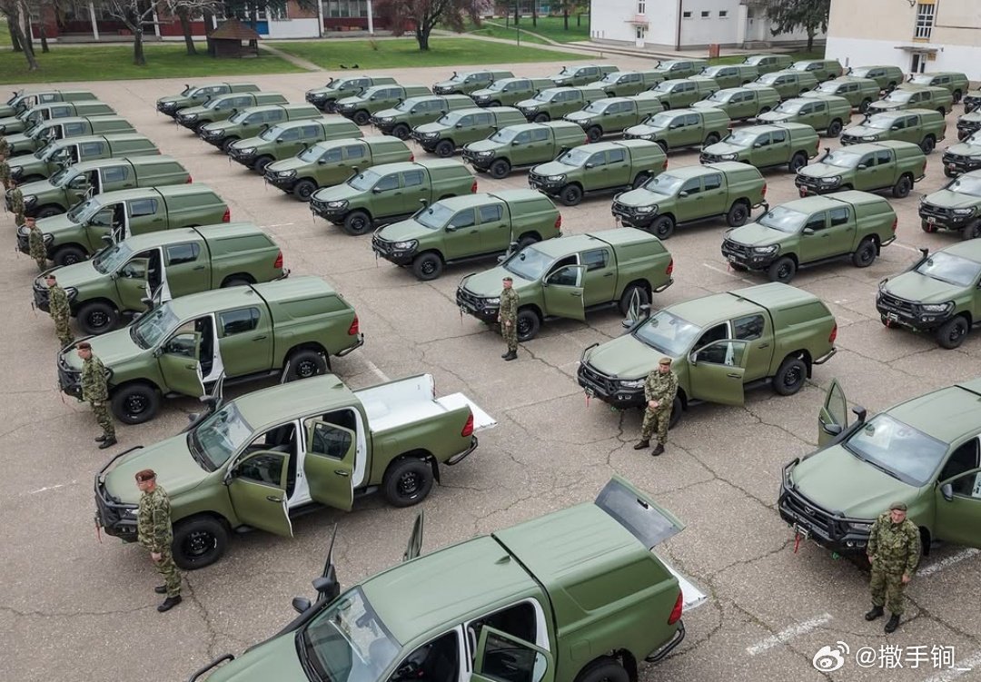 塞尔维亚武装部队接收了70辆新的丰田Hilux越野车。另外30辆也即将抵