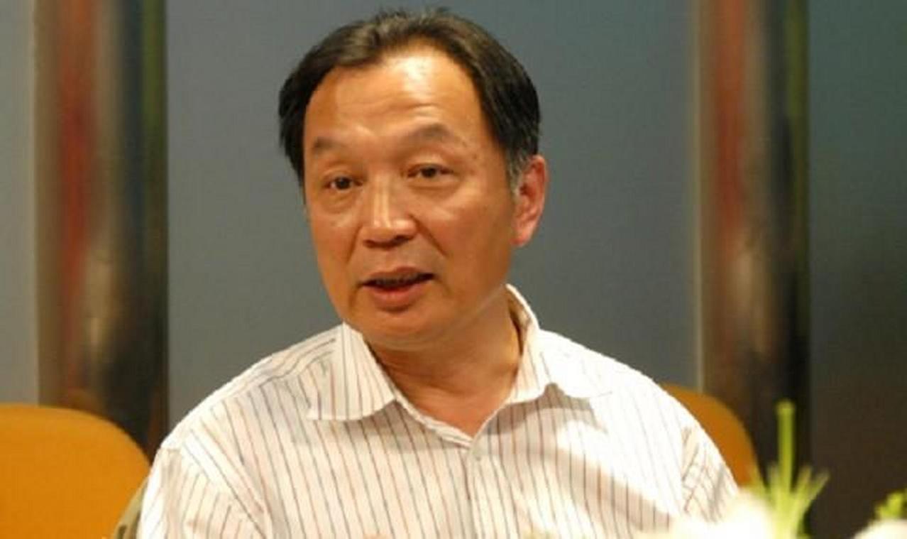 这才是真专家！网传三农专家温铁军曾在采访中聊到农村现状，农民本来花30万就可