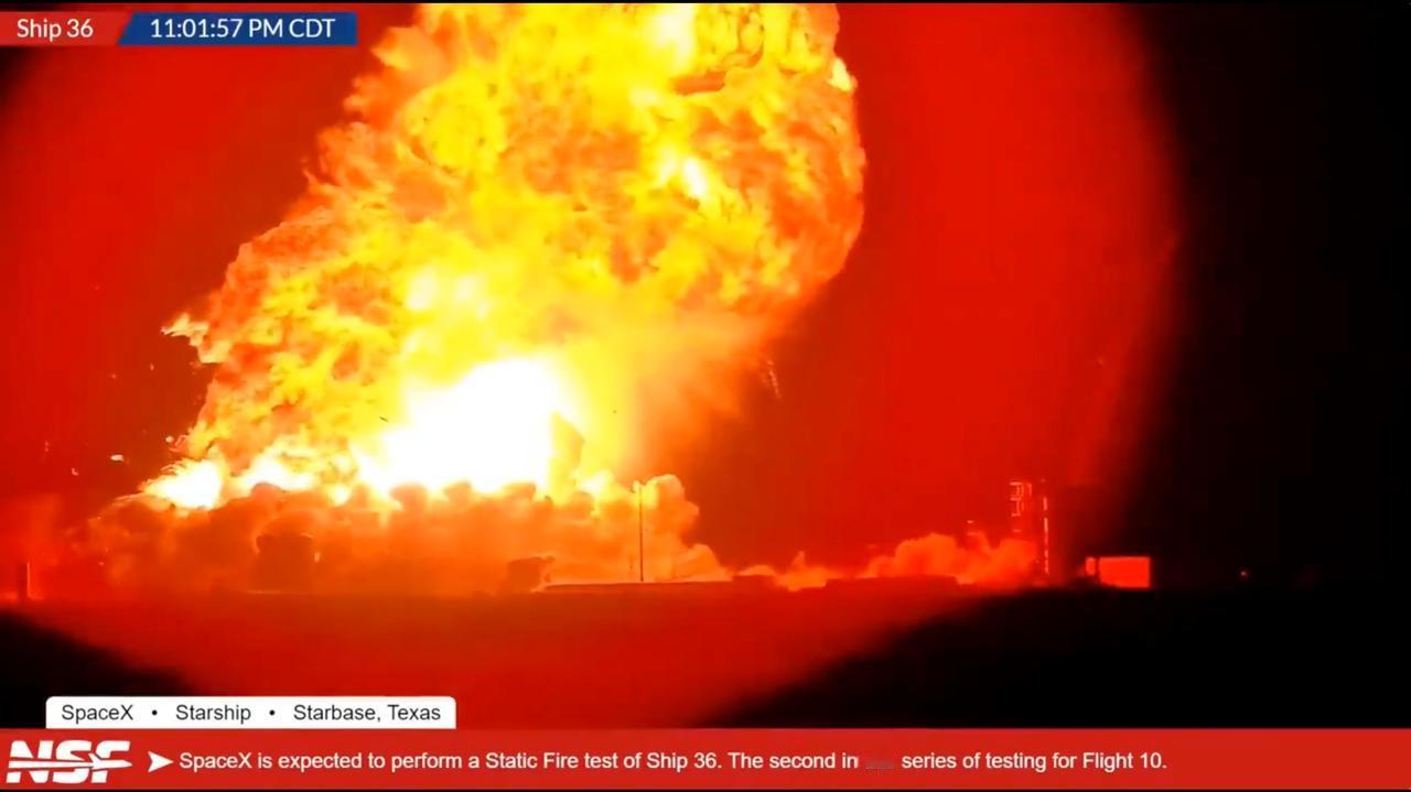 SpaceX星舰第十飞，还是炸了……来看现场视频，这枚巨型火箭停放在测试架上，