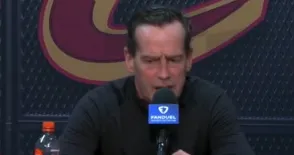 NBA常规赛骑士以142-126战胜灰熊本场比赛，骑士球员丹尼斯-施罗德全场