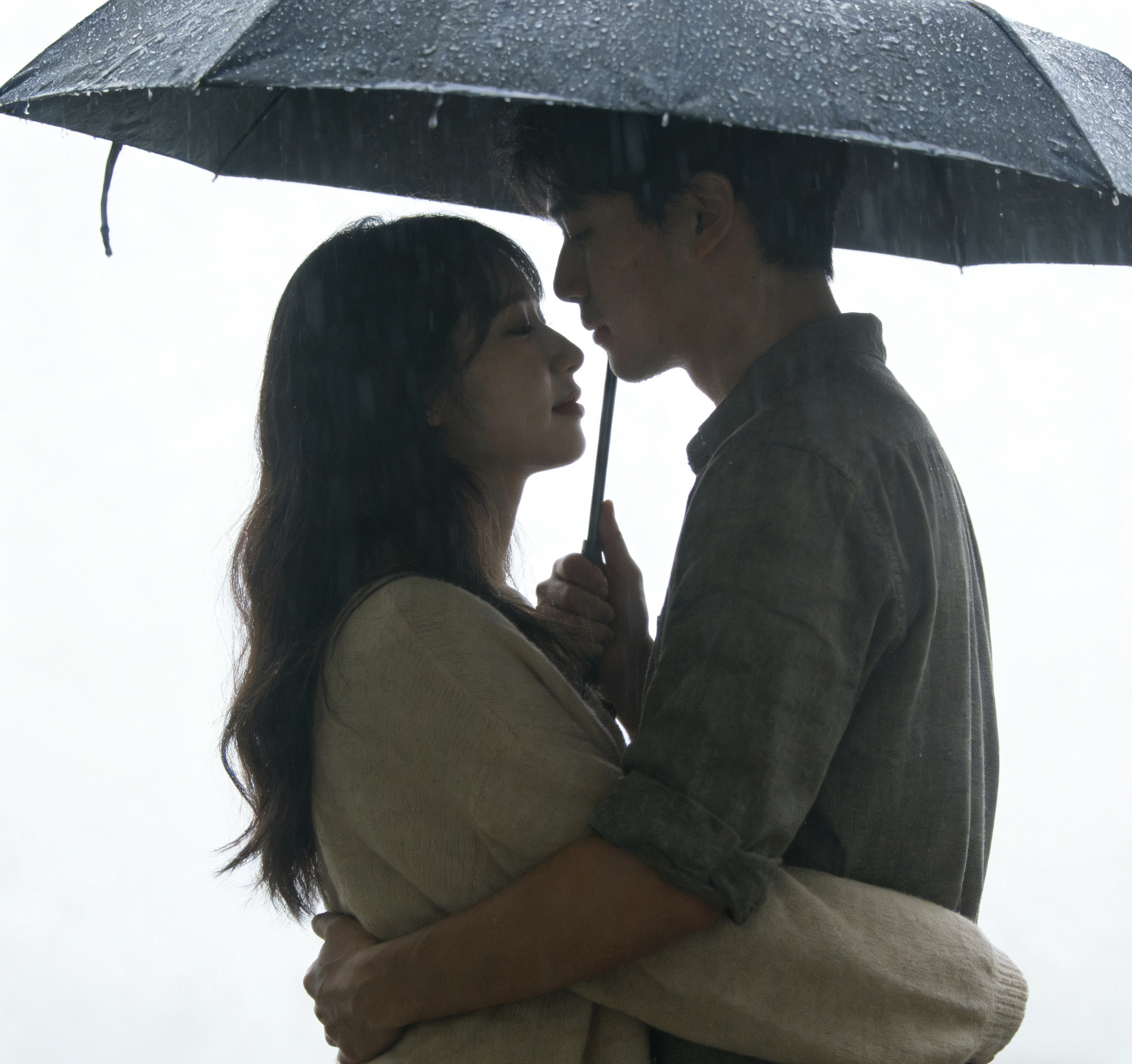 最近看到一句话:“如果你对一个人生出了怜惜之情，那一辈子都逃不掉了，因为感情的