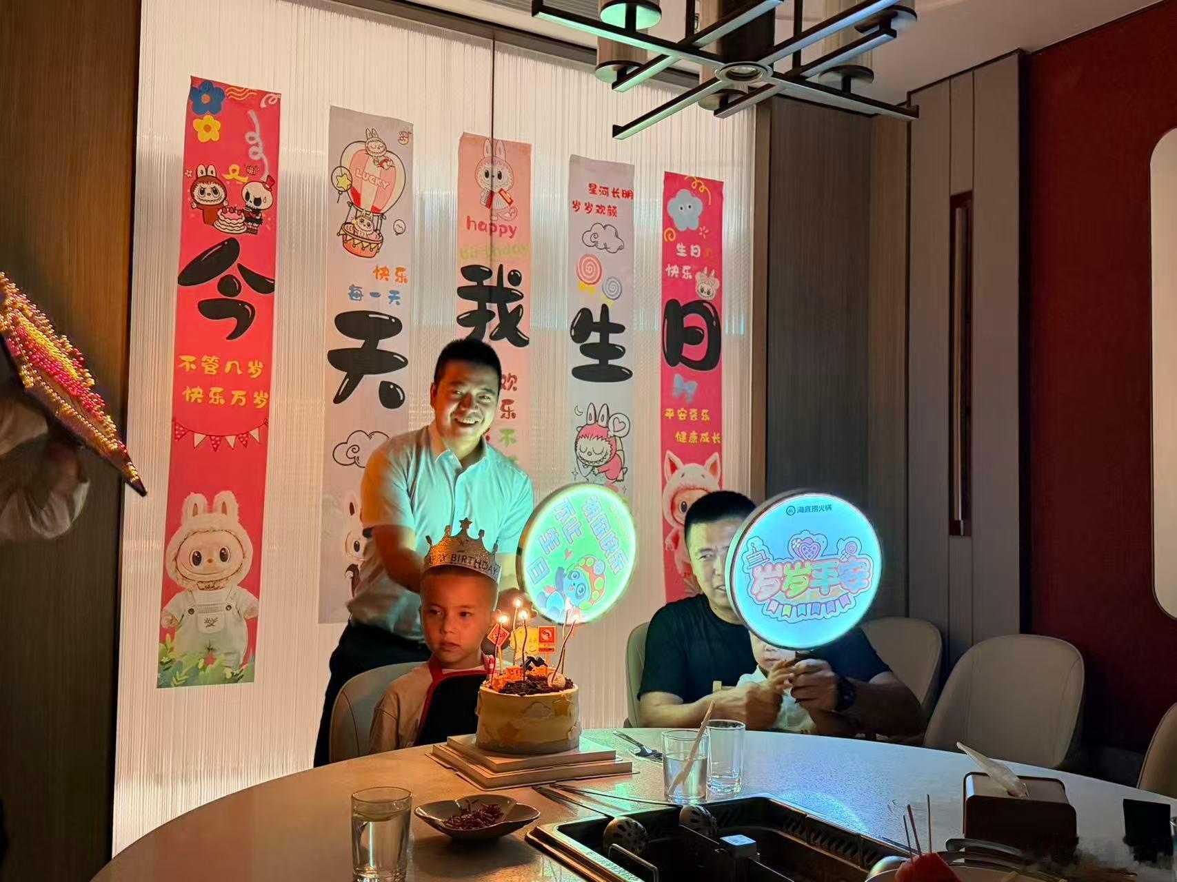 转眼就是五岁了，时间真的很快啊，刚抱到你的时候还是个小婴儿，转眼就已经是大班的小